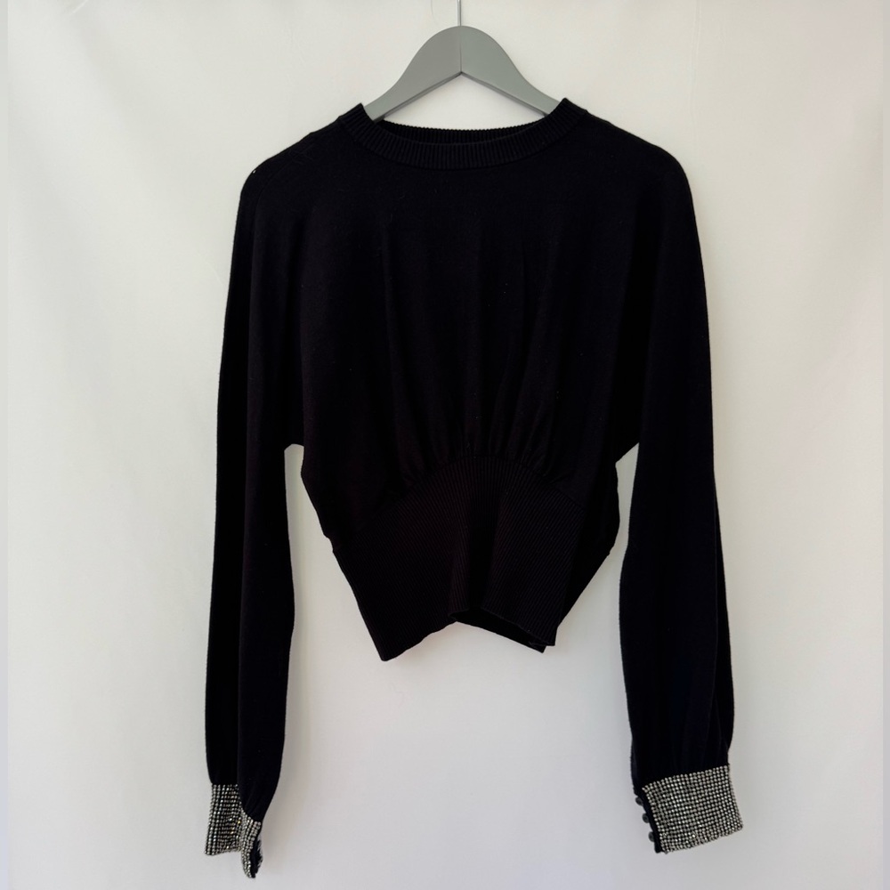 Guess - Black Sweatshirt ** Little hole on the shoulder **